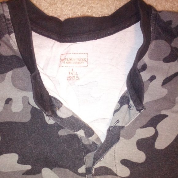 Camo T-Shirt and Shorts Bundle:  Button Down.  Pockets on Shorts - Picture 4 of 10